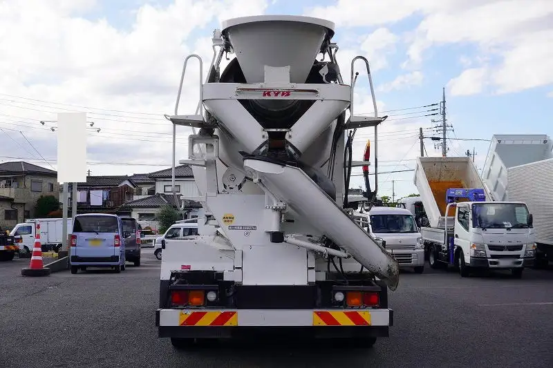 三菱 ファイター 中型/増トン ミキサー・ポンプ ベッド QDG-FQ62Fの中古トラック画像3