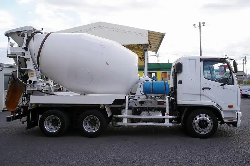 三菱 ファイター 中型/増トン ミキサー・ポンプ ベッド QDG-FQ62Fの中古トラック画像2