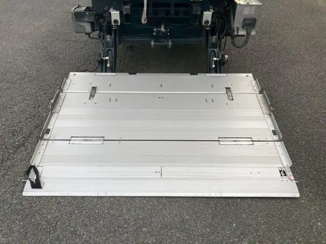 いすゞ エルフ 小型 アルミバン パワーゲート シャッター式の中古トラック画像9