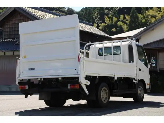 日野 デュトロ 小型 平ボディ パワーゲート 床鉄板の中古トラック画像2