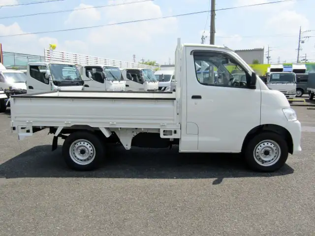 トヨタ タウンエース 小型 平ボディ 5BF-S403U R5の中古トラック画像3