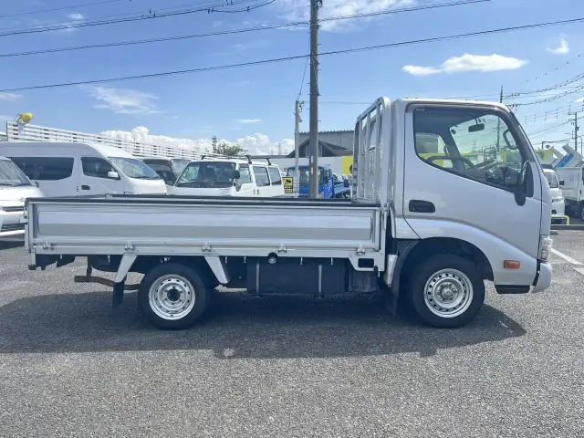トヨタ トヨエース 小型 平ボディ ABF-TRY220 H28の中古トラック画像2