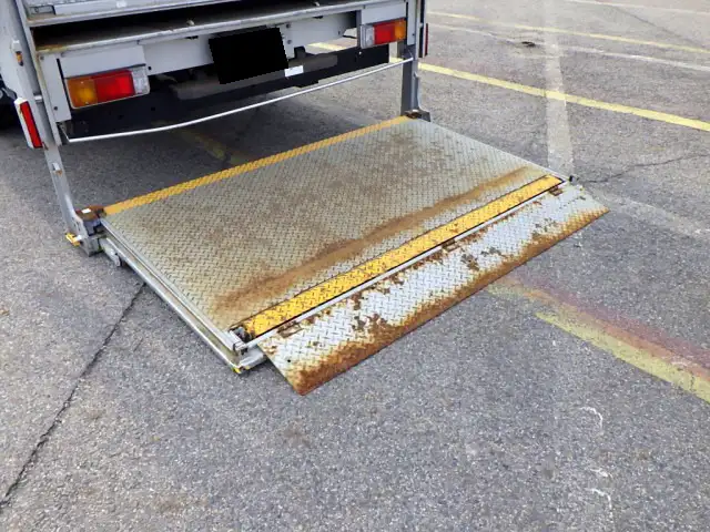 トヨタ ダイナ 小型 アルミバン パワーゲート サイドドアの中古トラック画像9