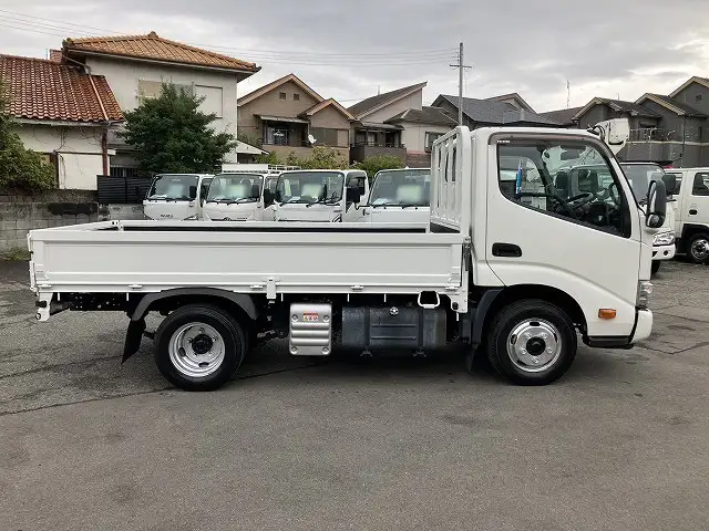 日野 デュトロ 小型 平ボディ 2RG-XZU605M H31/R1の中古トラック画像3