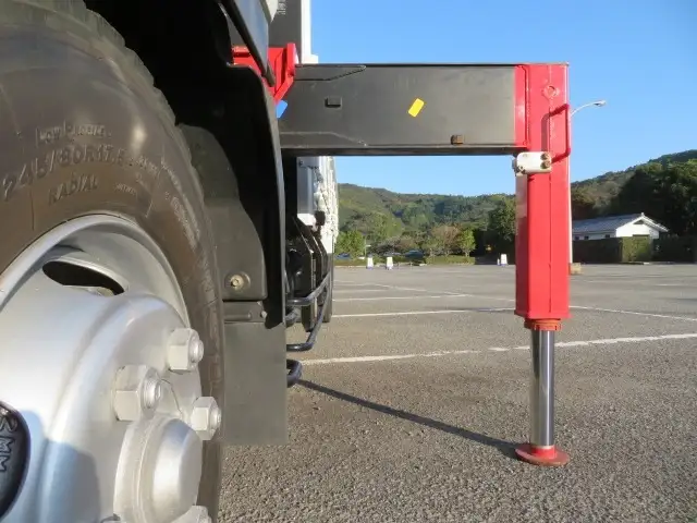 いすゞ フォワード 中型/増トン クレーン付 4段 ラジコンの中古トラック画像10