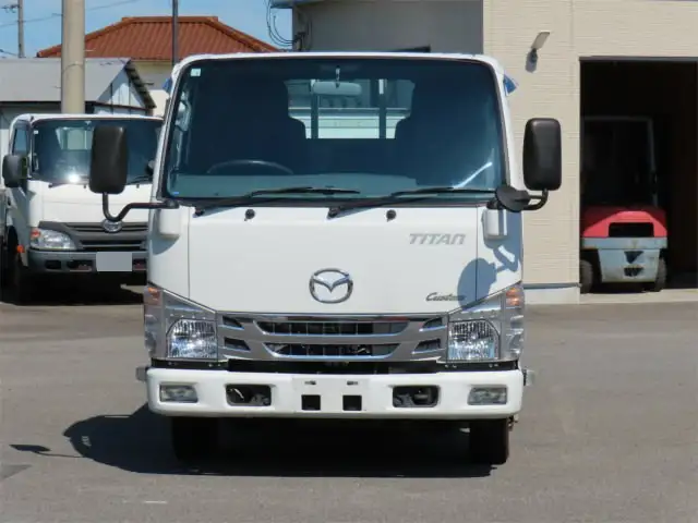 マツダ タイタン 小型 平ボディ カスタム TRG-LHR85Aの中古トラック画像2