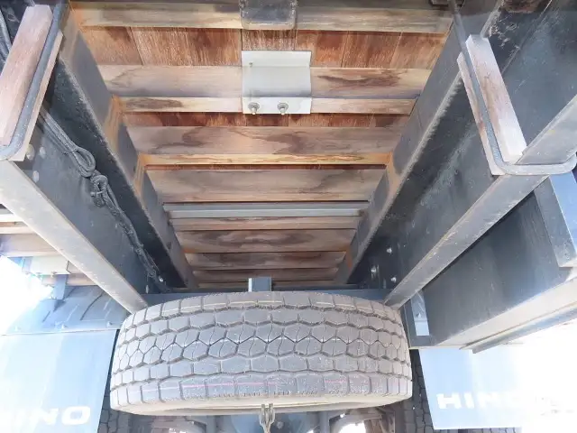 日野 レンジャー 中型/増トン 平ボディ 床鉄板 ベッドの中古トラック画像16