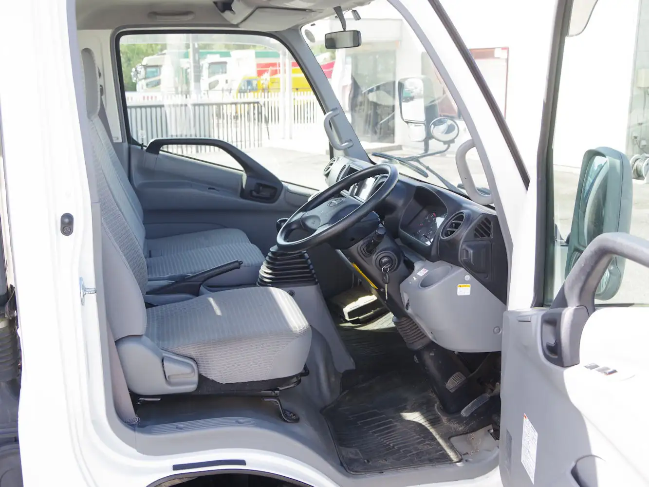 日野 デュトロ 小型 車両重機運搬 ウインチ TKG-XZU720Mの中古トラック画像10