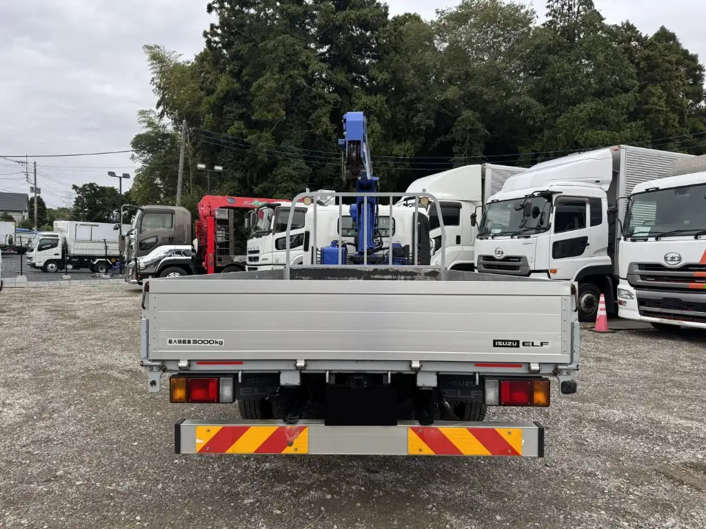 いすゞ エルフ 小型 クレーン付 3段 ラジコンの中古トラック画像4