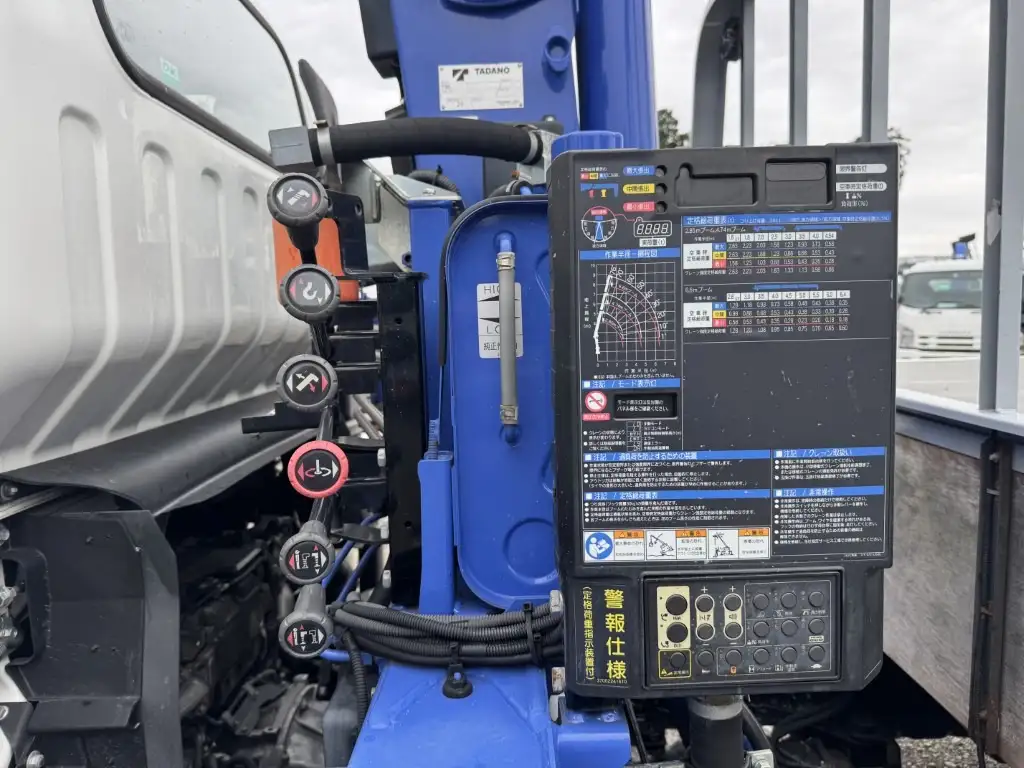 いすゞ エルフ 小型 クレーン付 3段 ラジコンの中古トラック画像11