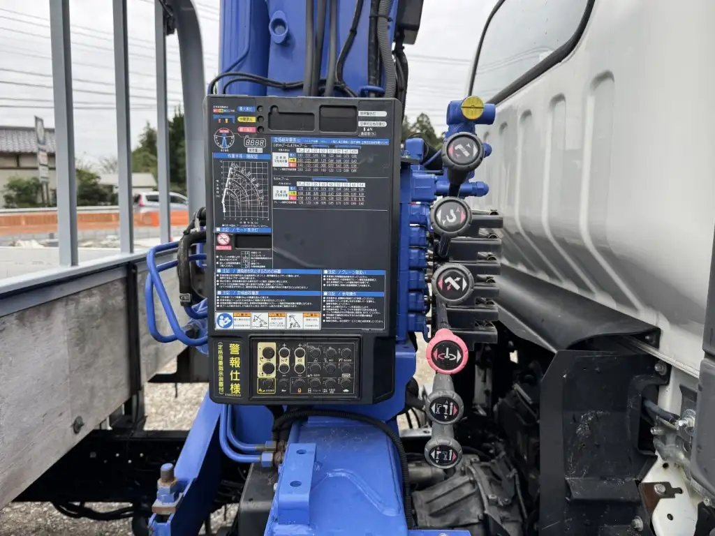 いすゞ エルフ 小型 クレーン付 3段 ラジコンの中古トラック画像12