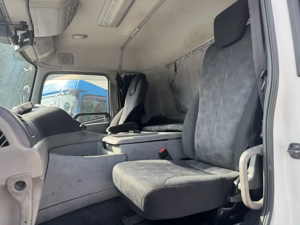 日産UD クオン 大型 平ボディ アルミブロック エアサスの中古トラック画像10