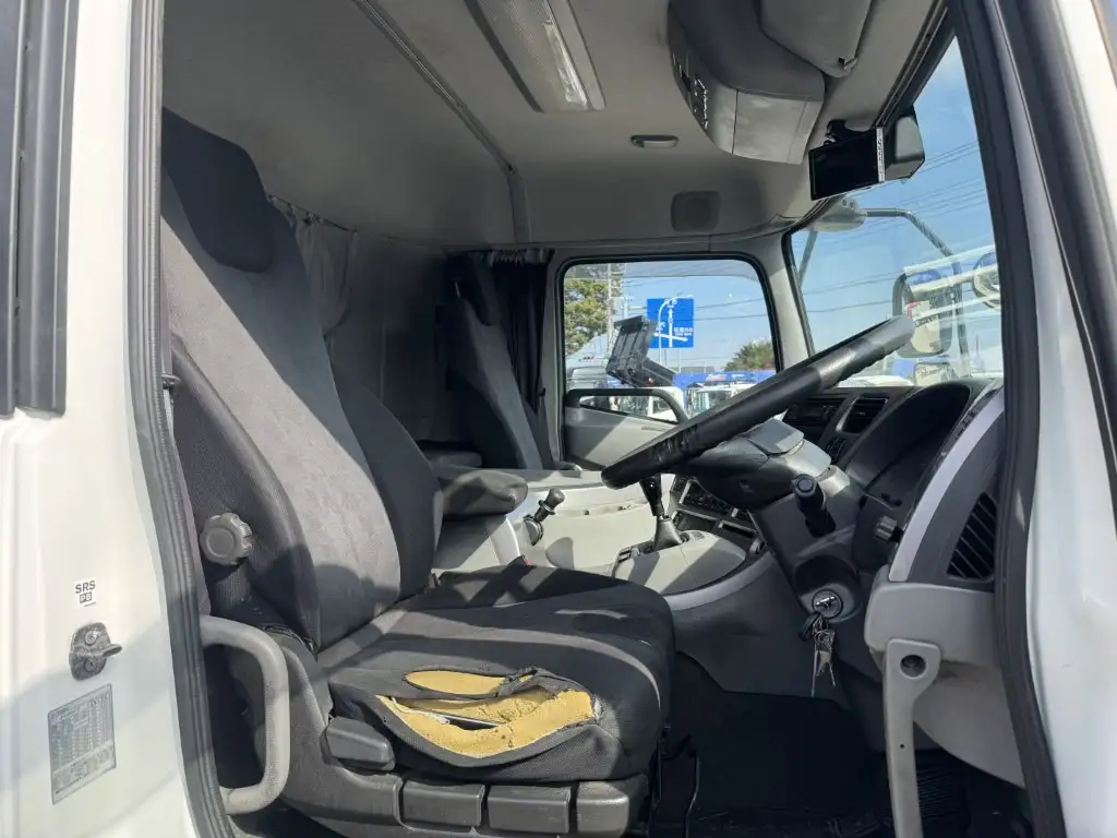 日産UD クオン 大型 平ボディ アルミブロック エアサスの中古トラック画像9