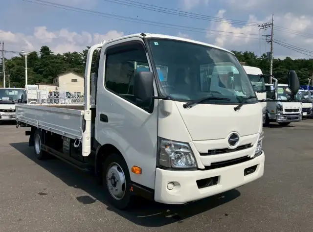 日野 デュトロ 小型 平ボディ 2RG-XZU710M R2の中古トラック画像3