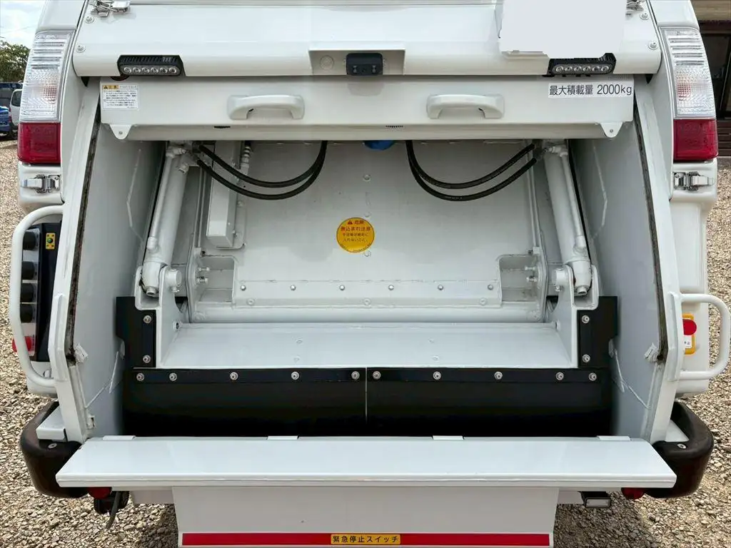 三菱 キャンター 小型 パッカー車 プレス式 2RG-FEAV0の中古トラック画像5