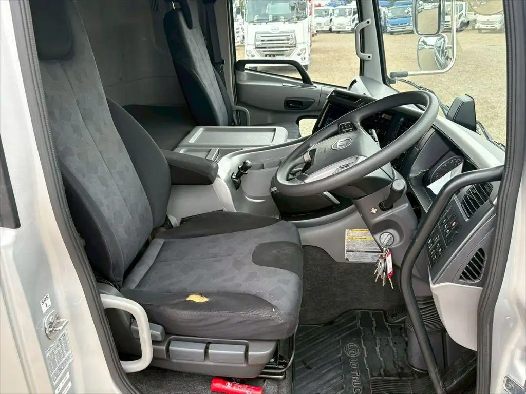 日産UD クオン 大型 ウイング ハイルーフ エアサスの中古トラック画像12