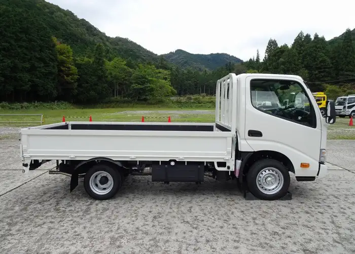 トヨタ ダイナ 小型 平ボディ 3BF-TRY230 R7の中古トラック画像3