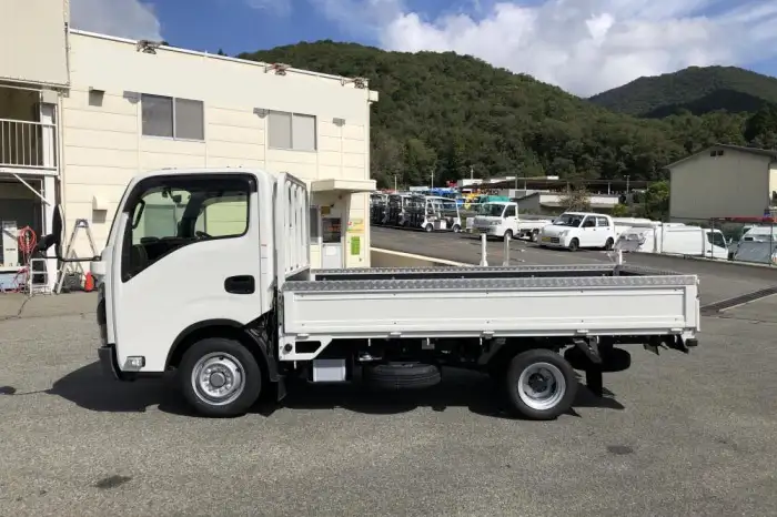 いすゞ エルフ 小型 平ボディ 3DF-NHR87AF R6の中古トラック画像6