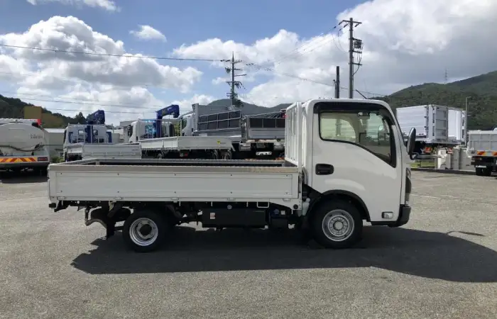 いすゞ エルフ 小型 平ボディ 3DF-NHR87AF R6の中古トラック画像3