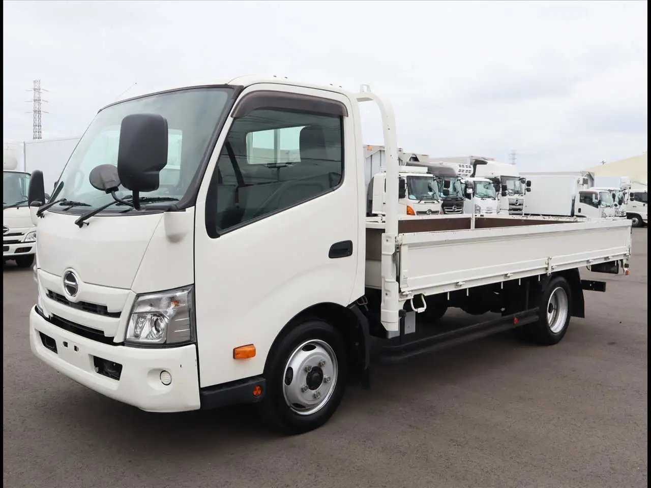 日野 デュトロ 小型 平ボディ 2RG-XZU710M R2 の中古トラック【車両No.199043】