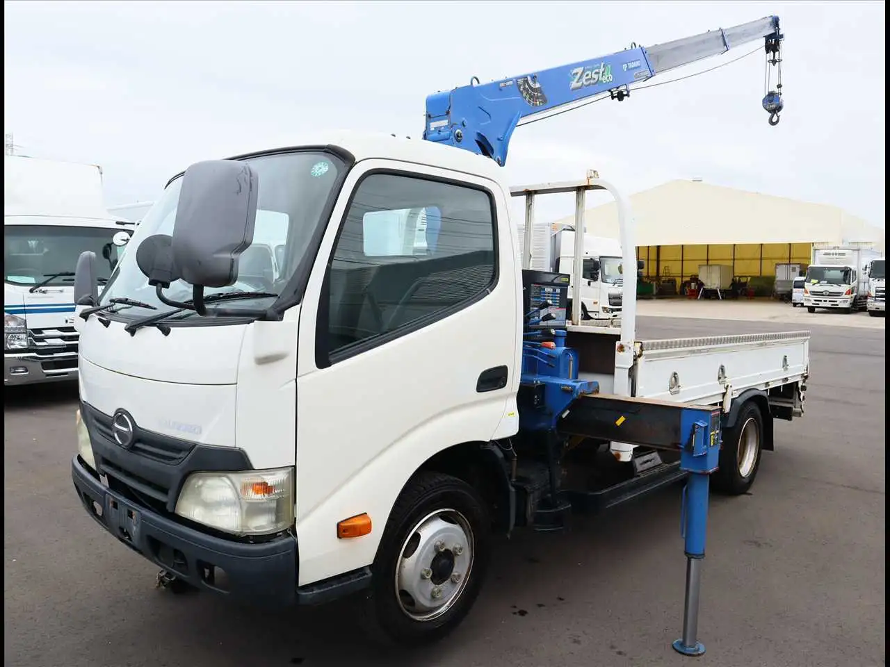 日野 デュトロ 小型 クレーン付 3段 ラジコン の中古トラック【車両No.199042】