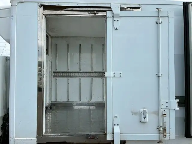 三菱 キャンター 小型 冷凍冷蔵 低温 床ステンの中古トラック画像5