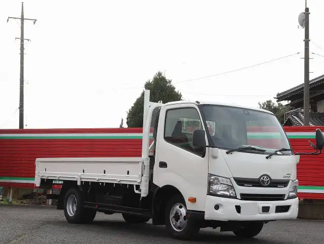 トヨタ ダイナ 小型 平ボディ 床鉄板 TKG-XZU775の中古トラック画像3
