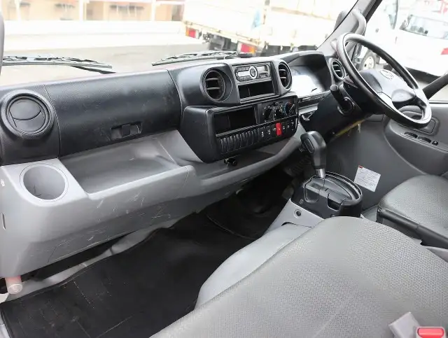 日野 デュトロ 小型 平ボディ パワーゲート TPG-XZC605Mの中古トラック画像13