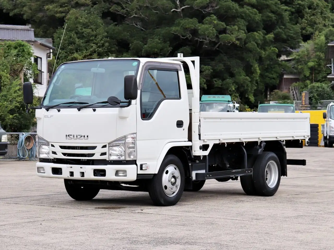 いすゞ エルフ 小型 平ボディ 2RG-NKR88R R2 の中古トラック【車両No.199165】