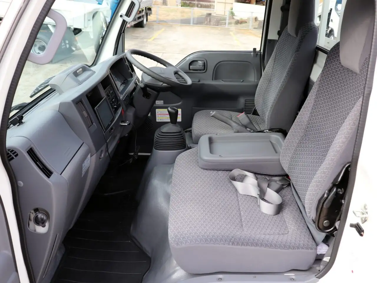 いすゞ エルフ 小型 平ボディ 2RG-NKR88R R2の中古トラック画像13