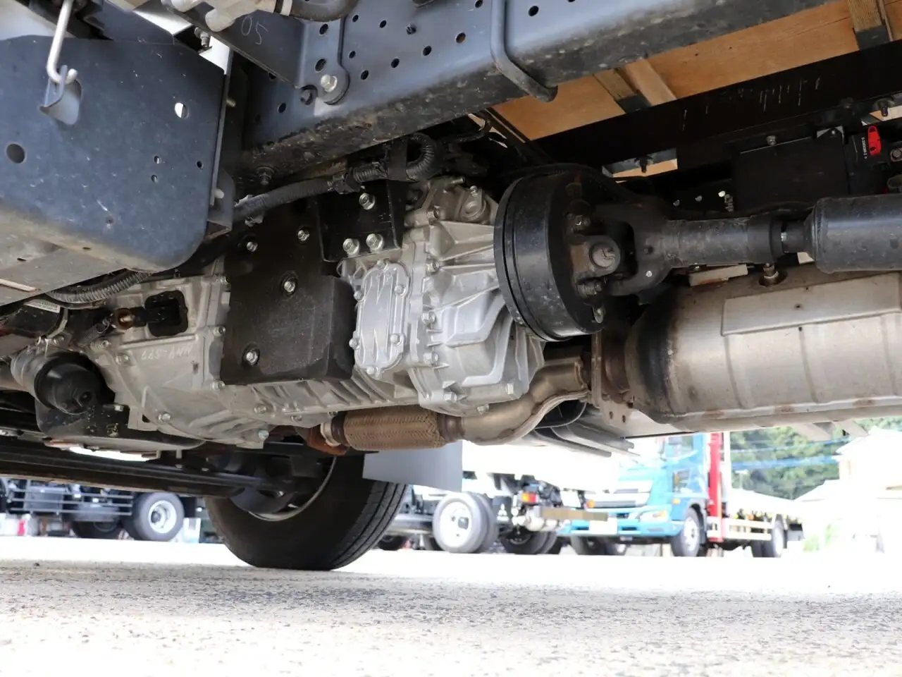 いすゞ エルフ 小型 平ボディ 2RG-NKR88R R2の中古トラック画像16