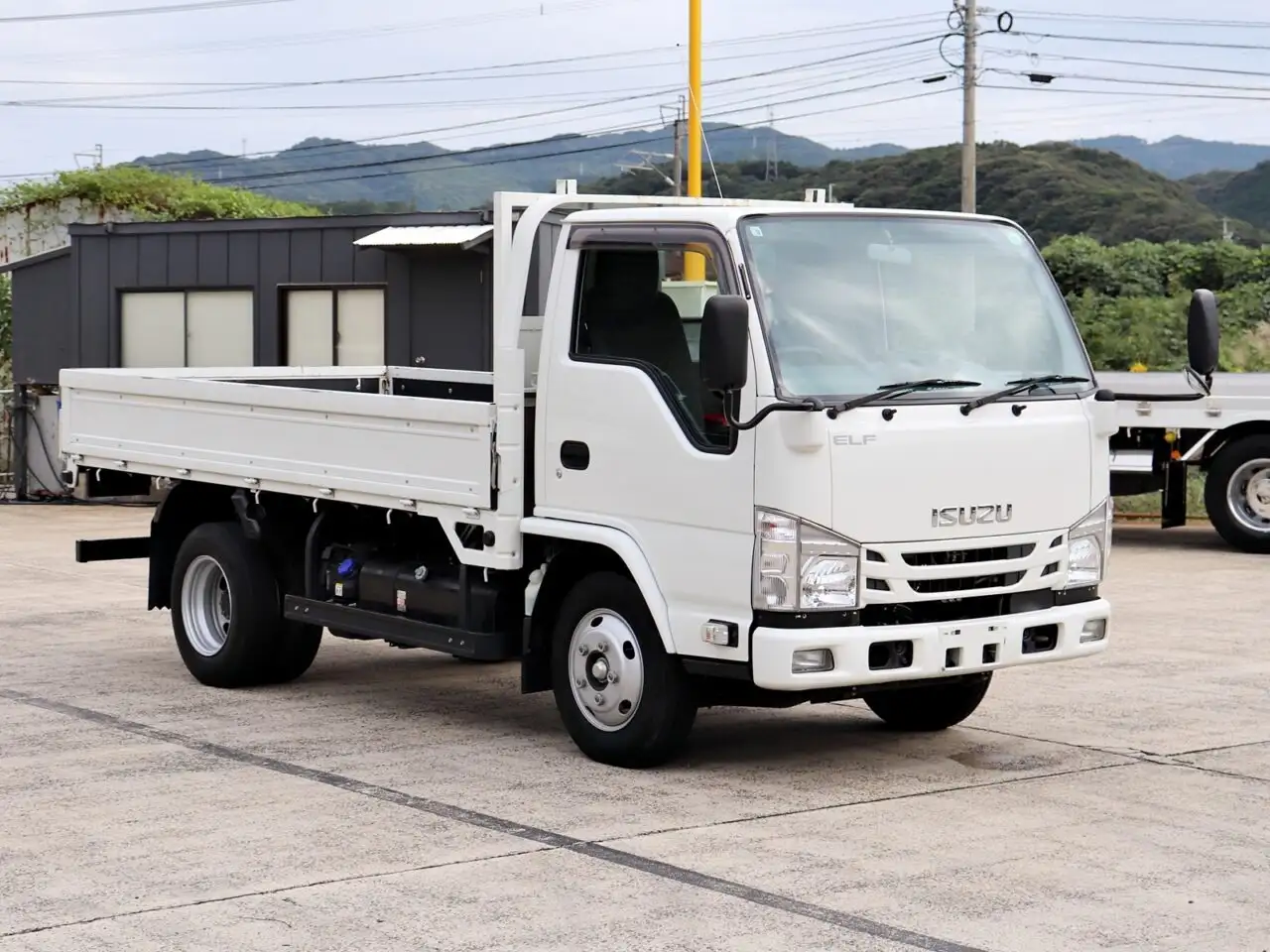 いすゞ エルフ 小型 平ボディ 2RG-NKR88R R2の中古トラック画像3