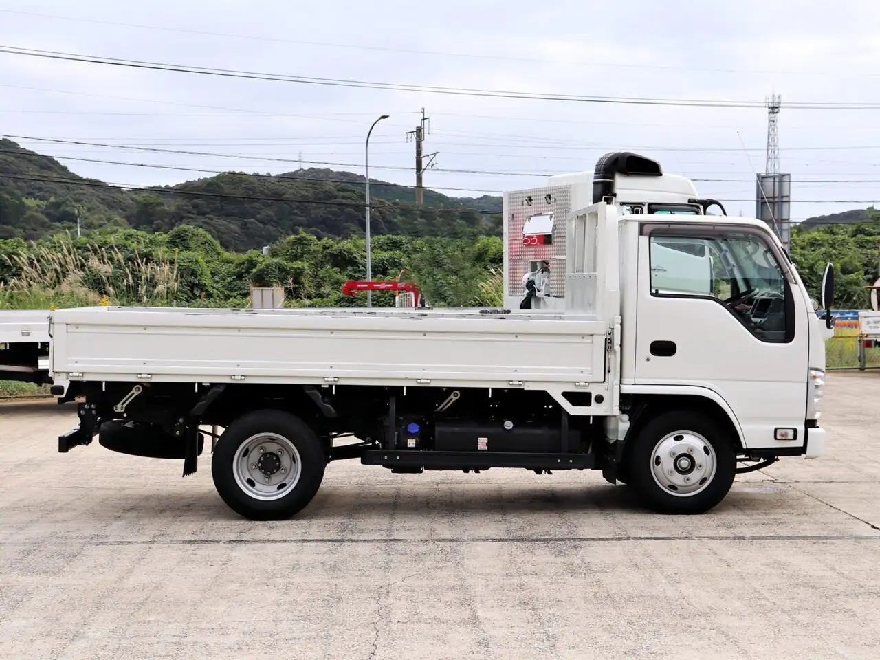 いすゞ エルフ 小型 平ボディ 2RG-NKR88R R2の中古トラック画像4