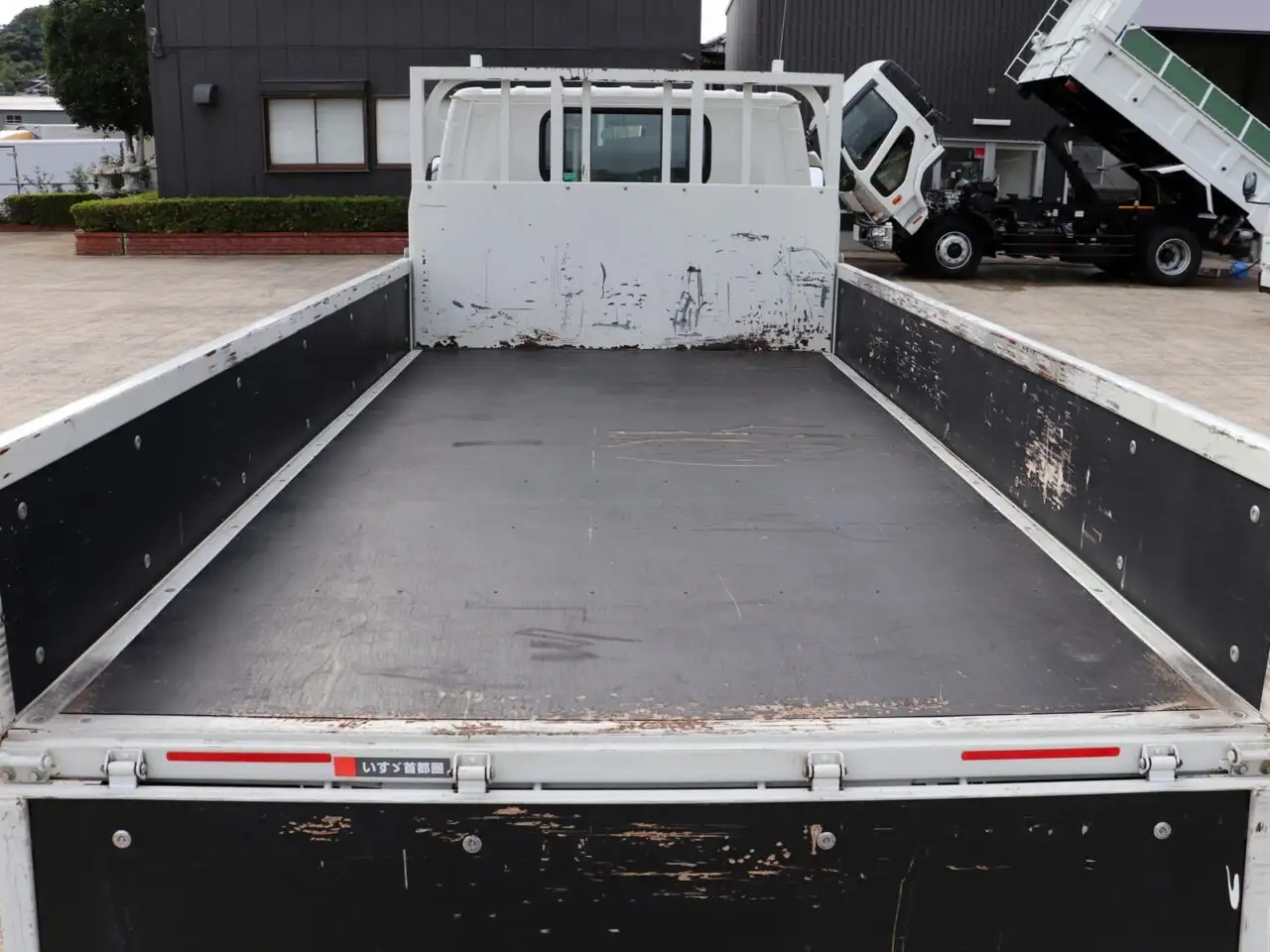いすゞ エルフ 小型 平ボディ 2RG-NKR88R R2の中古トラック画像10