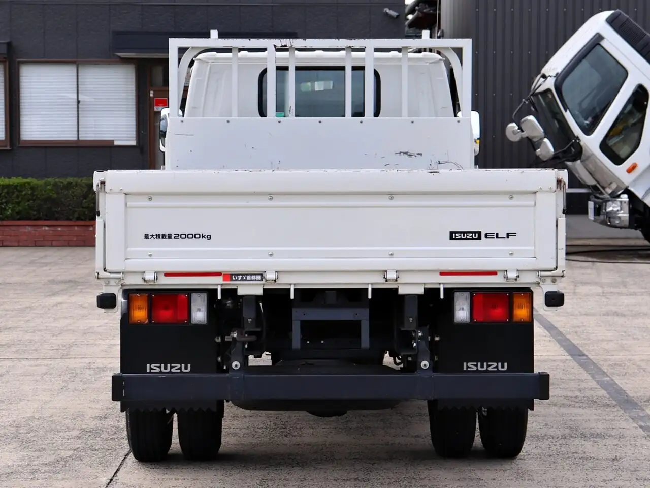 いすゞ エルフ 小型 平ボディ 2RG-NKR88R R2の中古トラック画像6