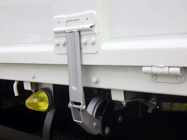 三菱 キャンター 小型 平ボディ 床鉄板 2RG-FEB50の中古トラック画像9