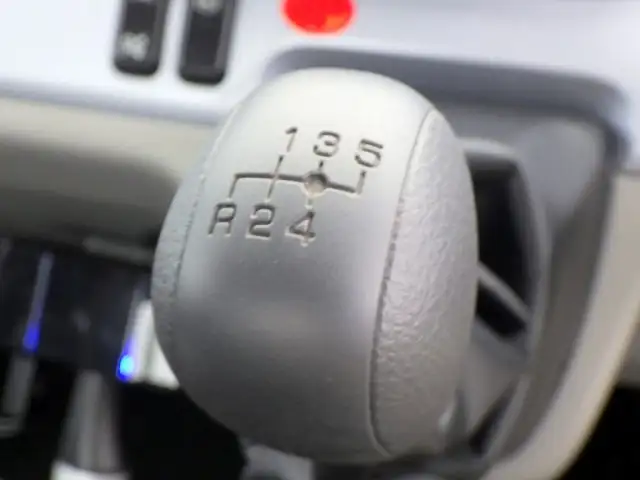 三菱 キャンター 小型 平ボディ 床鉄板 2RG-FEB50の中古トラック画像15