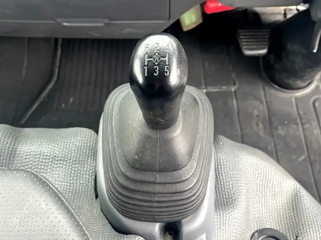 いすゞ エルフ 小型 平ボディ Wキャブ TRG-NJS85Aの中古トラック画像13