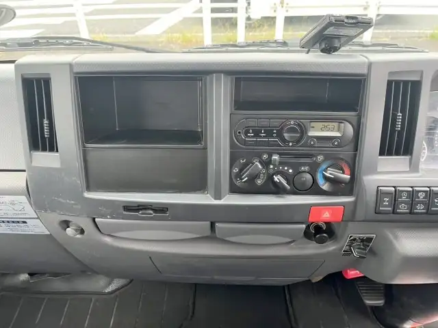 いすゞ エルフ 小型 平ボディ Wキャブ TRG-NJS85Aの中古トラック画像12