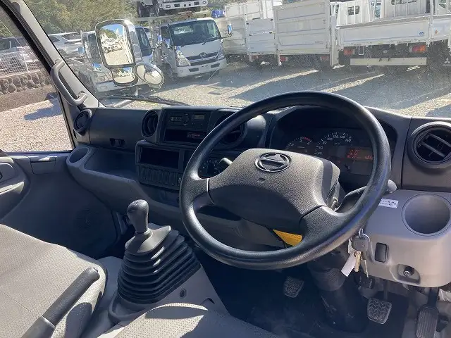 日野 デュトロ 小型 平ボディ TKG-XZU645M H30の中古トラック画像11