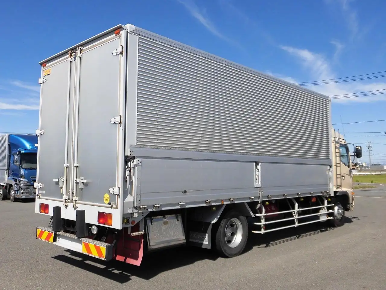 日野 レンジャー 中型/増トン ウイング 床鉄板 エアサスの中古トラック画像3