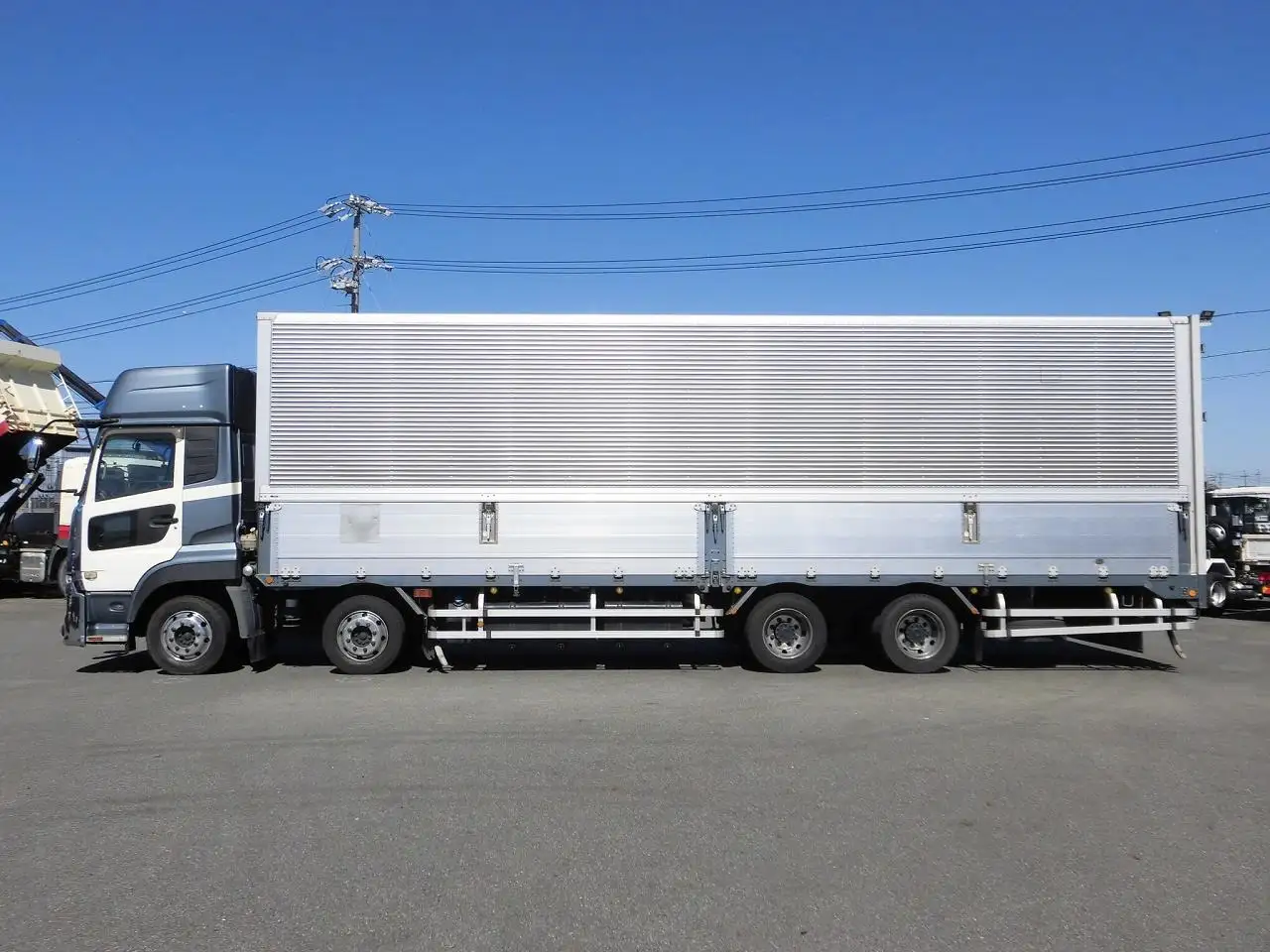 日産UD クオン 大型 冷凍冷蔵 冷凍ウイング ハイルーフの中古トラック画像6