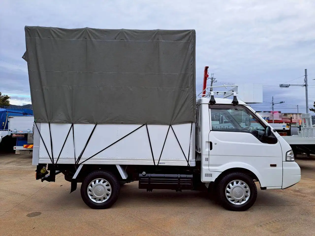 マツダ ボンゴ 小型 平ボディ 幌 DBF-SLP2Tの中古トラック画像4