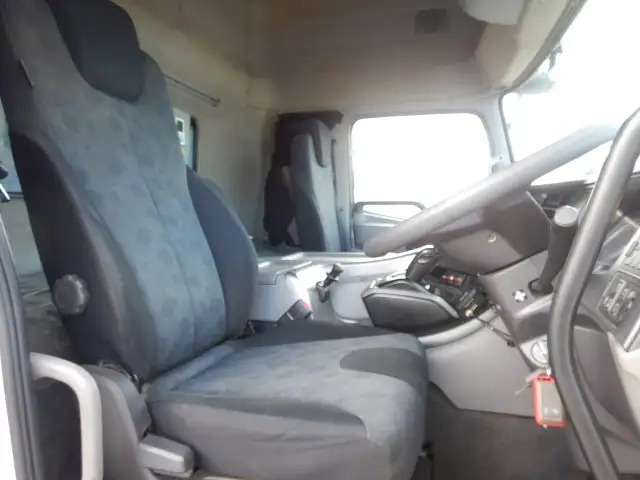 日産UD クオン 大型 トラクター ハイルーフ 1デフの中古トラック画像12