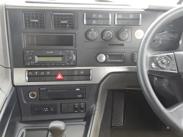 三菱 スーパーグレート 大型 平ボディ エアサス 2PG-FS74HZの中古トラック画像14