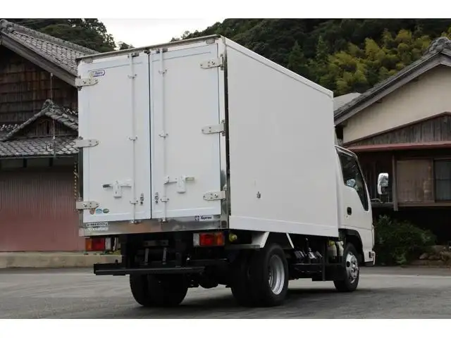 いすゞ エルフ 小型 冷凍冷蔵 低温 床ステンの中古トラック画像2