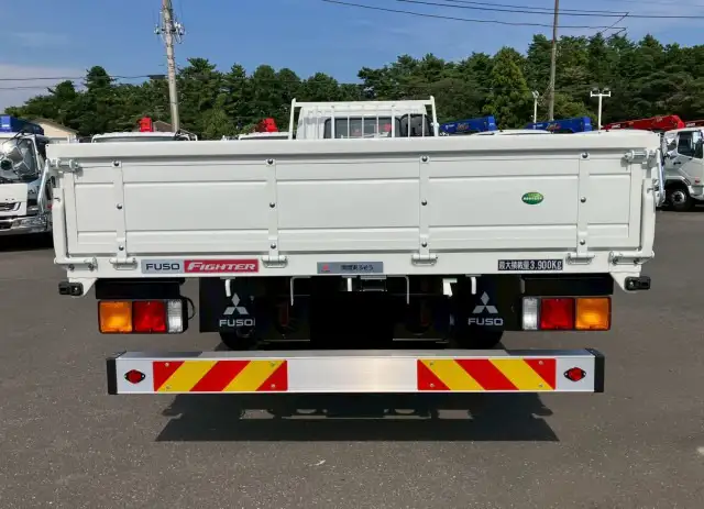 三菱 ファイター 中型/増トン 平ボディ ベッド 2KG-FK62Fの中古トラック画像4