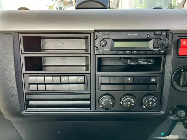 三菱 ファイター 中型/増トン 平ボディ ベッド 2KG-FK62Fの中古トラック画像13
