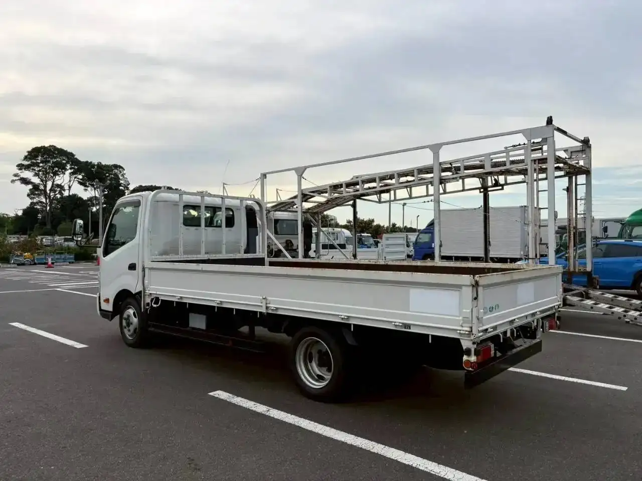 日野 デュトロ 小型 平ボディ 2RG-XZU710M R2の中古トラック画像5