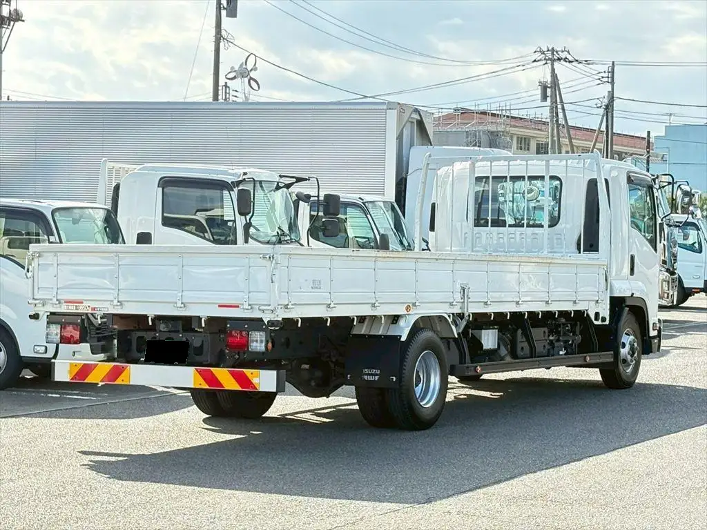 いすゞ フォワード 中型/増トン 平ボディ ベッド 2PG-FRR90S2の中古トラック画像3